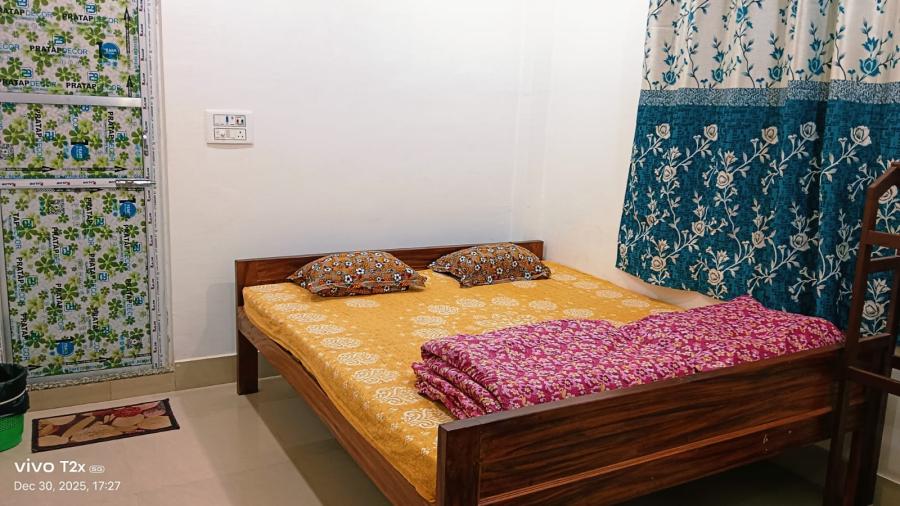 Double Bed AC/NON-AC ROOM